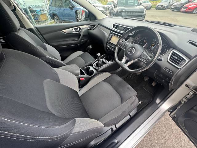 2017 Nissan Qashqai 1.2 DiG-T N-Connecta 5dr