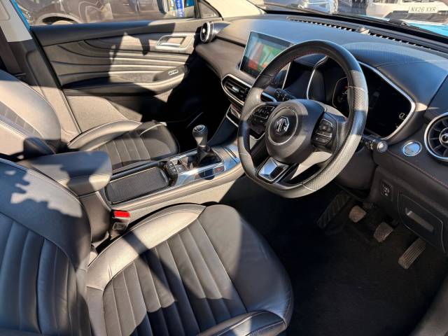 2023 MG MG HS 1.5 T-GDI Exclusive 5dr